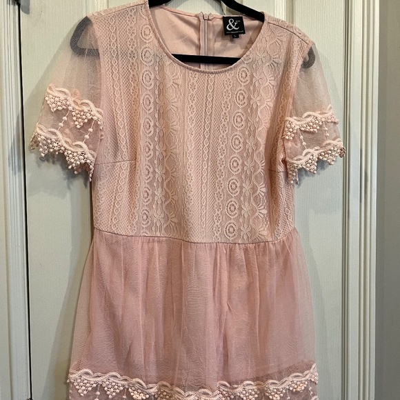 Ampersand Ave Cute Lace Pink Top - Picture 1 of 3